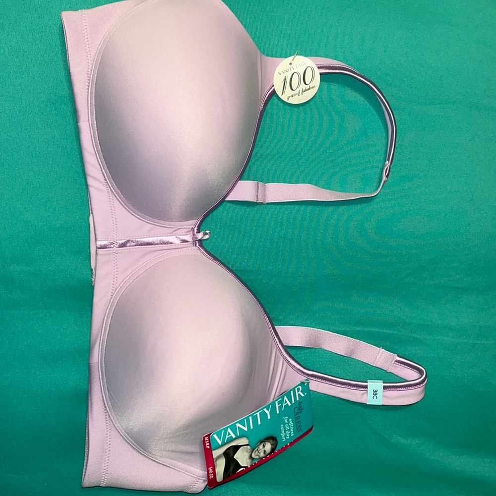 Vanity Fair Bra size: 38C brand new tags attached. Light purple
